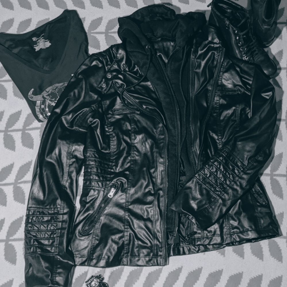 Faux leather jacket - ADJUSTABLE SIZE! - NWOT - Picture 8 of 8